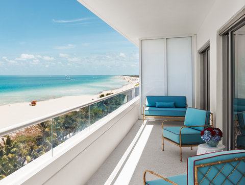 Premier Oceanfront Corner Suite - View