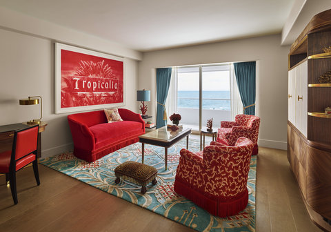 Premier Oceanfront Suite - Living Room
