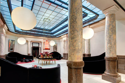 Hotel De Rome - Lobby