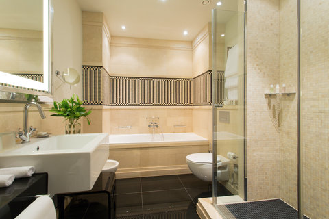 Hotel de Rome - Classic Room Bathroom