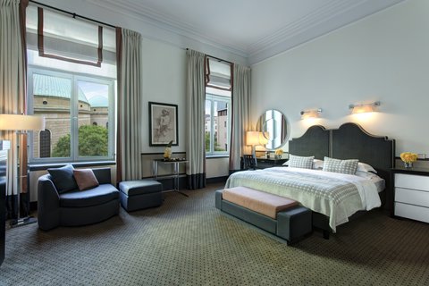 Hotel De Rome - Deluxe Room