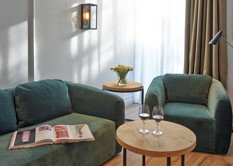 Junior Suite Sea View Living Area