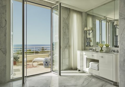 GHF_Palace_Seaview_Suite_Bathroom