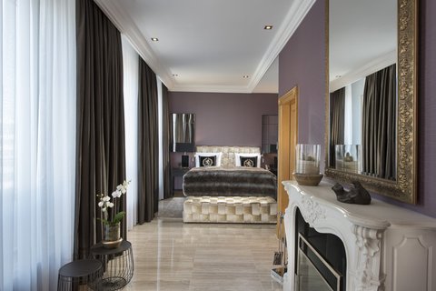 Royal Suite Sleeping Room