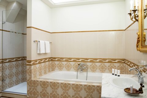 Baño de la suite – Bañera/Ducha