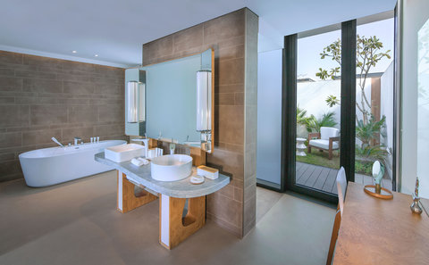 Beach Villa Bathroom