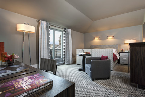 Hotel De Rome - Superior Deluxe Room