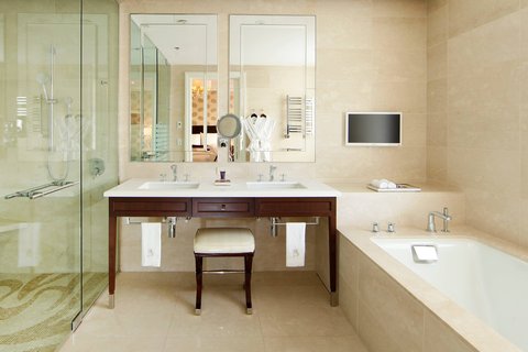 Suites Bathrooms