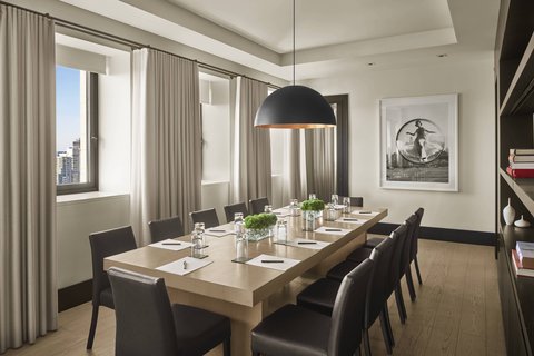 Comedor del penthouse - Disposición estilo sala de juntas