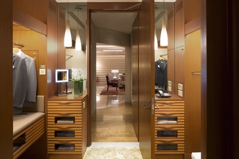 The_Hibiya_Suite_Connecting_to_Deluxe_Park_View_Room.jpg
