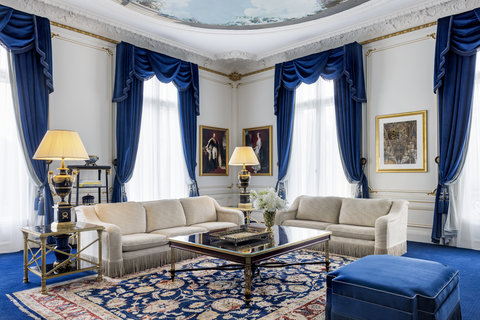 Imperial Suite: sumptuous historic suite with listed ceiling