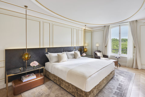 Mandarin Oriental Ritz Madrid Park Suite Bedroom