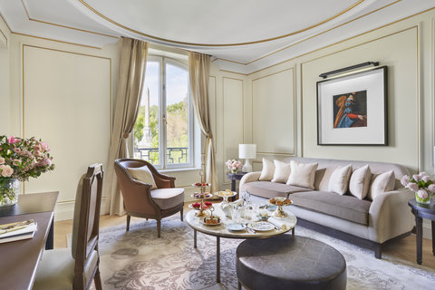 Mandarin Oriental Ritz Madrid Park Suite Livingroom
