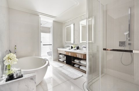 Moist Suite Mandarin Bosphorus Bathroom