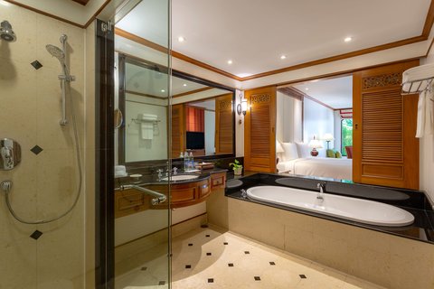 Grande Premium Zimmer mit Zugang zum Pool – Bad