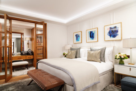 London Suite - Master Bedroom