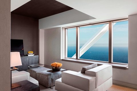 Lounge de la Suite Ejecutiva con vista al mar