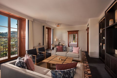 Classic Suite Living Room