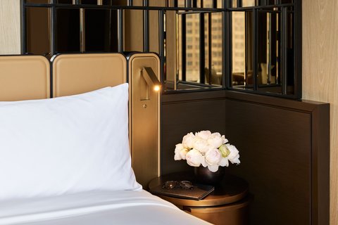 Manhattan Room Nightstand