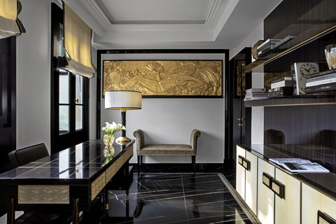 Suite Lalique Office Area